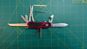 Victorinox Swiss Army Knife EvoGrip S17  Evolution Locking EXCELLENT - Picture 1 of 19