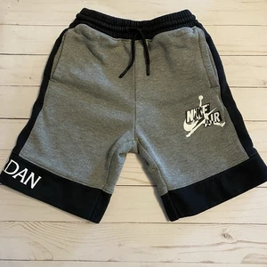 Kids Air Jordan Knit Shorts Size L (6-7yrs) - Picture 1 of 5