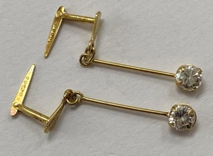 Pendientes de circonita cúbica de oro de 9 quilates - TACHUELAS COLGANTES - Imagen 1 de 7