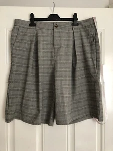 Petite knee length shorts size 18, W 18’5 in New Missguided - Picture 1 of 4