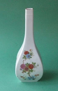 AK KAISER Exclusive Bavaria CHINESE CHRYSANTHEMUM Cabinet KANTON Flower Bud VASE - Picture 1 of 5