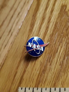 Alfiler de solapa de albóndiga con logotipo de la NASA esmalte y tono dorado Xd - Imagen 1 de 2