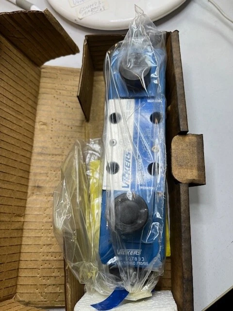 VICKERS DG4V 3 2C M U B6 60  DG4V32CMUB660 ID 859161 - Bild 1 von 1