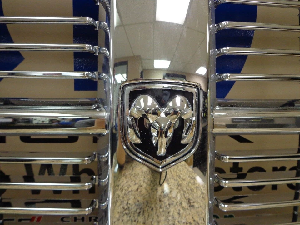 06-09 Dodge Ram 1500 2500 3500 08-09 4500 5500 nueva parrilla delantera cromada Mopar OEM Foto 1 de 1