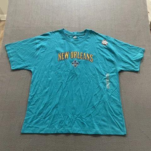 Vintage New Orleans Hornets T Shirt Mens XL Teal Embroidered Logo NOS New NBA Cover