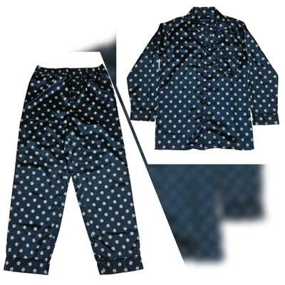 Conjunto de pijama Robert Louis para mujer talla S negro con diseño dorado mezcla de seda Foto 1 de 4