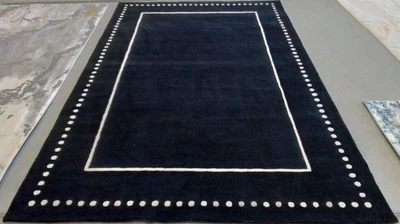 Alfombra negra/marfil 6'-0" x 9'-0" defectuosa, precio reducido 1172789496 BEL151E-6 Foto 1 de 3