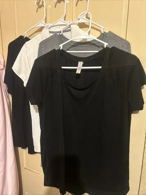 Lote de 4 camisas para mujer talla grande Foto 1 de 4