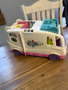 Fisher Price 2011 liebevolle Familie Strand Urlaub Mobilheim Wohnmobil Camper Van - MÄNGEL - Bild 1 von 19