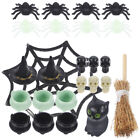 Halloween-Dekor: Hexenhüte, Kessel, Besen, Schädel - gruselige Minifiguren