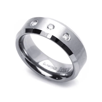 Alianza de boda de carburo de tungsteno de 8 mm para hombres y mujeres anillo de 3 bordes biselados de diamantes de 0,22 quilates Foto 1 de 3