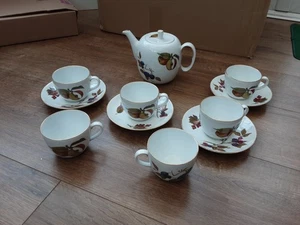 Royal Worcester Evesham Teapot, Cups andSaucers - Picture 1 of 7
