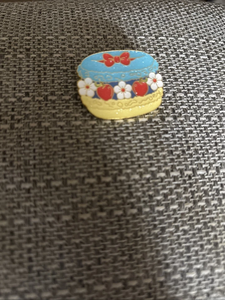 Disney Princess Macaron Loungefly Blind Box Pin - Snow White - Image 1 of 1