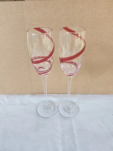 Vaso de flauta de champán 2 PIER 1 rojo remolino tallo largo vajilla 9 7/8" - Imagen 1 de 2