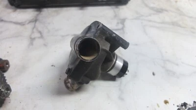 Bomba de agua motor Triumph Speed Triple 1050 00 Foto 1 de 4