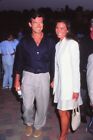 Dia Pierce Brosnan und Keely Shaye Smith 1995 KB-format Fotograf P14-33-2-2