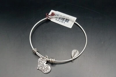 Pulsera Bella Ryann tono plata corazón dije #561 Foto 1 de 2