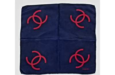 Bufanda Chanel de seda azul marino y rojo Foto 1 de 4