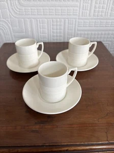Drei Wedgwood Keith Murray Moonstone Kaffeetassen & Untertassen - Bild 1 von 13