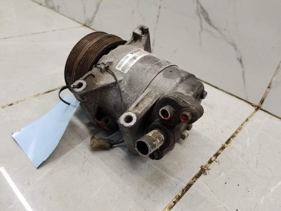 2013 沃尔沃 C70 2.5 升空调压缩机 #009509 — 第 1/4 张图片