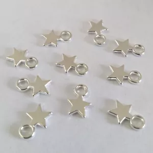LOT de 30 PENDENTIFS ARGENTE perles breloques ETOILES STAR perles création bijou - Foto 1 di 1