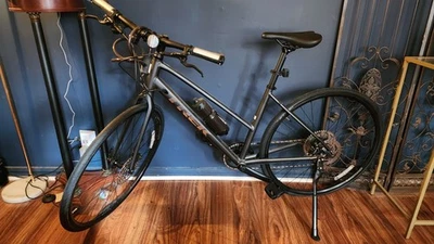 Used TREK FX 3 Disc Brakes M With Bike Lock - Image 1 of 4