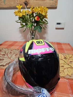 Casco de carreras de moto BIEFFE pequeño 56 GR 1500 ITALIA. Excelente estado Foto 1 de 4