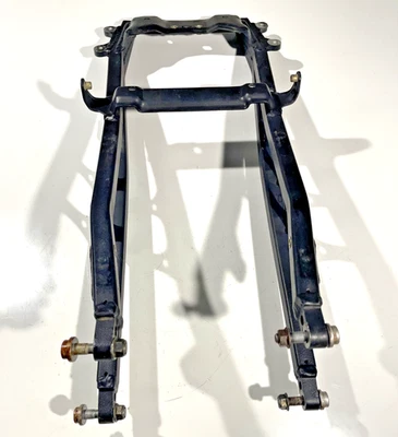 Submarco trasero negro Triumph Speedfour TT 600 TT600 2000 2001 2002 2003 FABRICANTE DE EQUIPOS ORIGINALES Foto 1 de 4