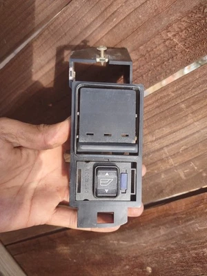 1993-97 Jaguar  XJ6  Window power Switch Assembly Right Hand Rear  BEC8700 rh  - Image 1 of 4