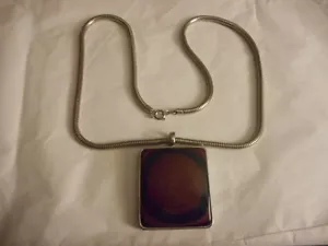 KENNETH LANE WOOD/WOODEN PENDANT ON A SILVERTONE SNAKE CHAIN - Picture 1 of 5