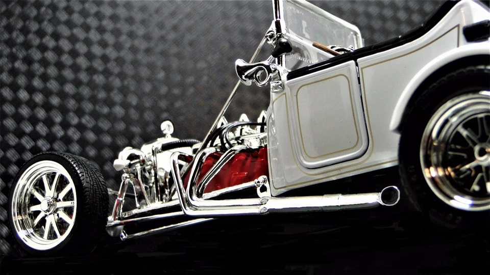 Coche de carreras Hot Rod con motor Chevy Corvette clásico personalizado concepto de promoción 1:18 55 57 Foto 1 de 4