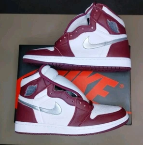 Talla 11 - Jordan 1 Retro Alto OG Burdeos Defectos de Fábrica - Imagen 1 de 20