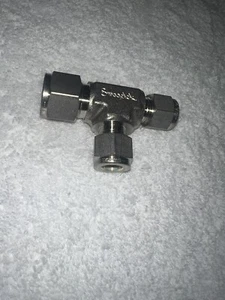 Camiseta Swagelok Reducing Union 1/2 in. x 3/8 in. x 3/8 in. Tubo OD (SS-810-3-6-6) - Imagen 1 de 2