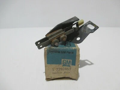 Nuevo de Lote Antiguo 1965 Oldsmobile F85 Interruptor de Embrague Aire Acondicionado GM # 7292857 Foto 1 de 3