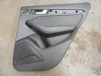 Panel de puerta interior trasero derecho del lado del pasajero Audi Q5 2013-2017 Foto 1 de 4