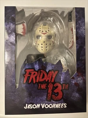 Figura de acción Mezco Toyz Friday The 13th Jason Voorhees estilizada de 6 pulgadas Foto 1 de 4