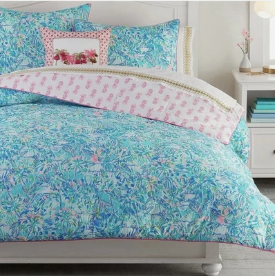 Lilly Pulitzer Pottery Barn Pineapple Party King Size Quilt 1 Sham Set - Image 1 of 4