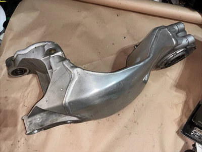 Brazo oscilante DUCATI 848 GENUINO OEM + EXCÉNTRICO Foto 1 de 4