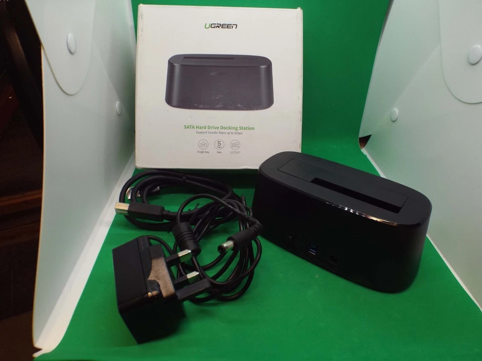 ugreen sata hard drive docking station - Image 1 of 1