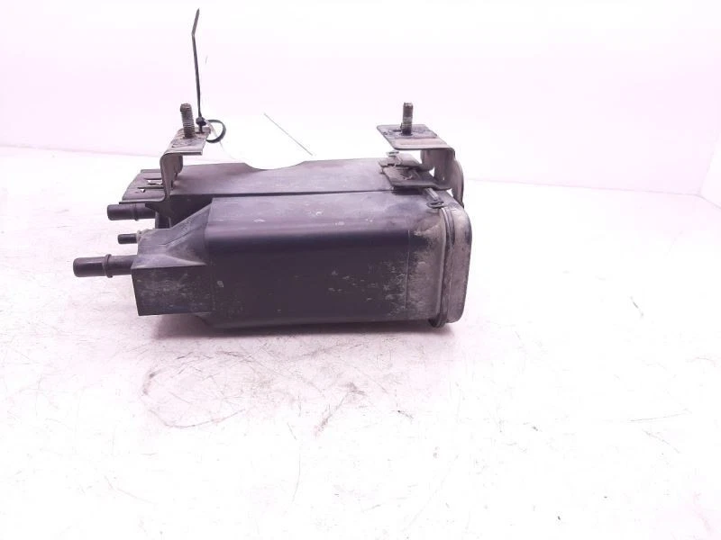 04-20 Chevrolet Silverado 3500 Fuel Vapor Canister 15137021 - Image 1 of 4