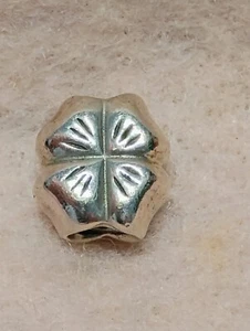 VINTAGE ~ PANDORA ~ 4-BLÄTTRIGES KLEE ~ STERLINGSILBER CHARM - Bild 1 von 3