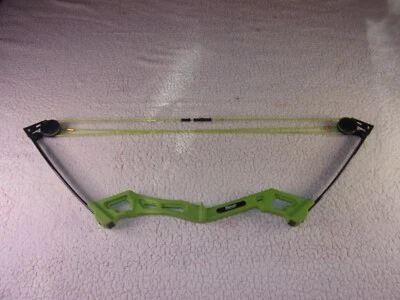 Arco compuesto juvenil Bear Apprentice Foto 1 de 4