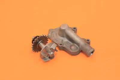 1999 99 - 23 YZ250 YZ 250 发动机水泵叶轮轴齿轮外壳盖挡板 — 第 1/4 张图片