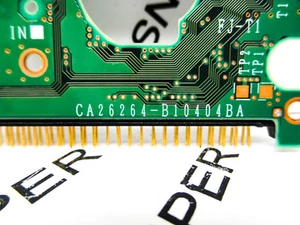 PCB - Scheda disco rigido Fujitsu 15 GB MHM2150AT IDE CP004812-01 CA26264-B10404BA 2,5 - Foto 1 di 3