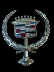 CADILLAC HOOD ORNAMENT EMBLEM  LOGO DEVILLE  ORIGINAL - Imagen 1 de 5