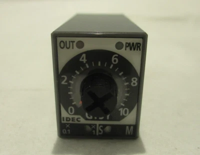 1PCS NEW IDEC GT5Y-4SN1A100 ELECTRONIC TIMER 100-120VAC - Image 1 of 4