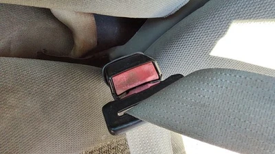 Приемник пряжек левого переднего ремня безопасности 2001-2004 F250 Super Duty оригинальный серый - Изображение 1 из 2