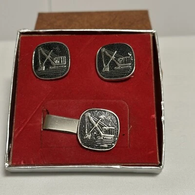 VTG Cufflinks Tie Bar Set Silver Tone Steam Shovel Paper Gift Box Leather Prt - Image 1 of 4
