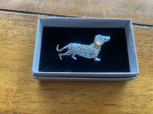 Diamant Faux Diamant Wurst Hund Dackel Brosche in Box - Bild 1 von 3