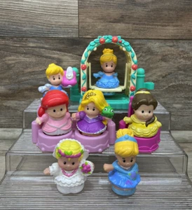 Lote de 10 figuras de princesa, novia y muebles de Disney de Fisher Price Little People - Imagen 1 de 6